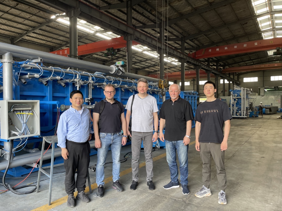 Customer visit (2).png