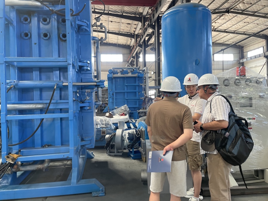 Customer visit (3).png