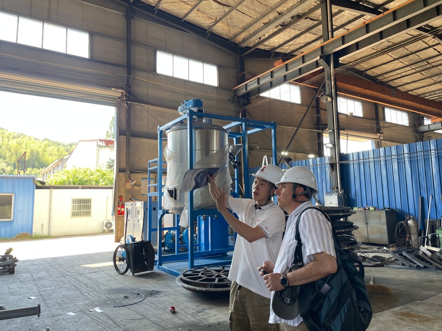 Customer visit (1).png