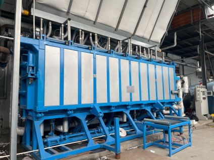 The Dongshan 6-meter horizontal vacuum block molding machine is equipped with a fully automatic PLC control system.