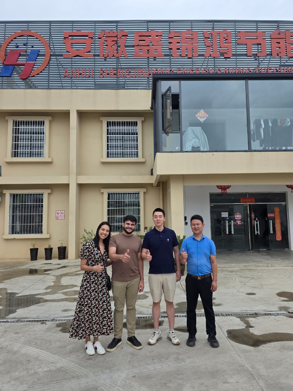 Brazilian customers visit Dongfeng (1).jpg