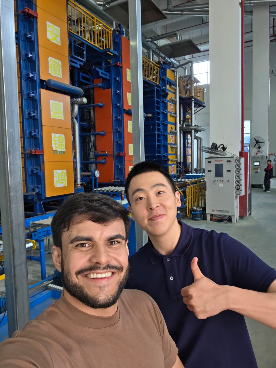 Brazilian customers visit Dongfeng (2).jpg